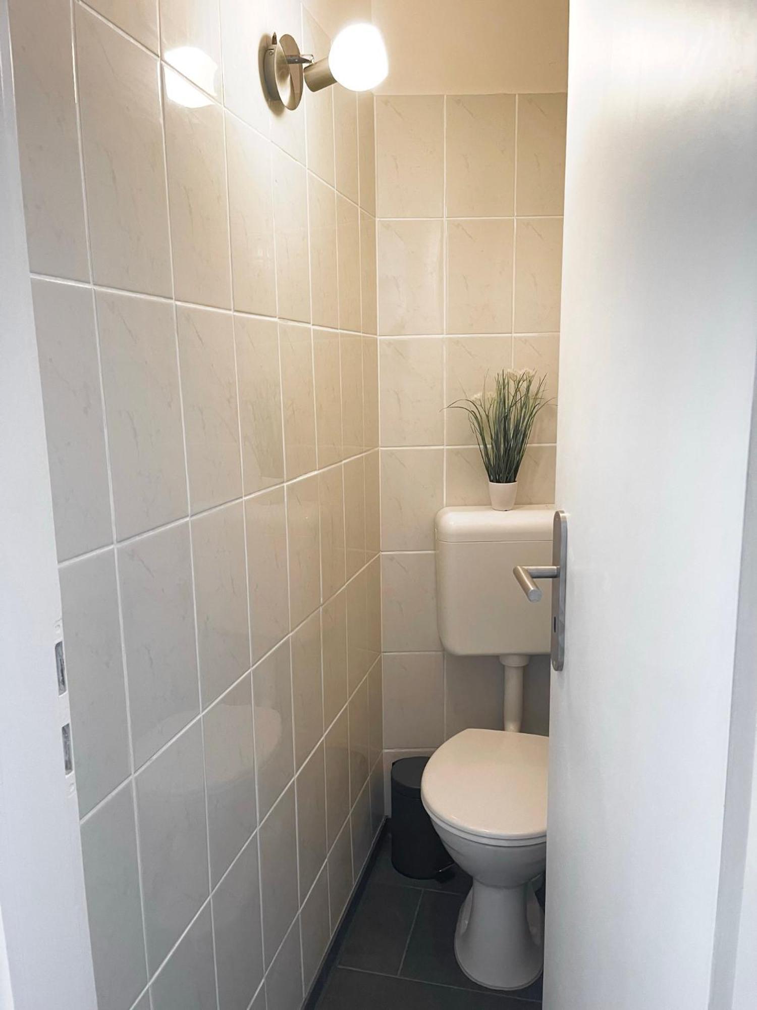 City Apartment, Ferienwohnung 3 Zkdb, Balkon, Dachgeschoss, Naehe Duesseldorf Krefeld Exterior photo